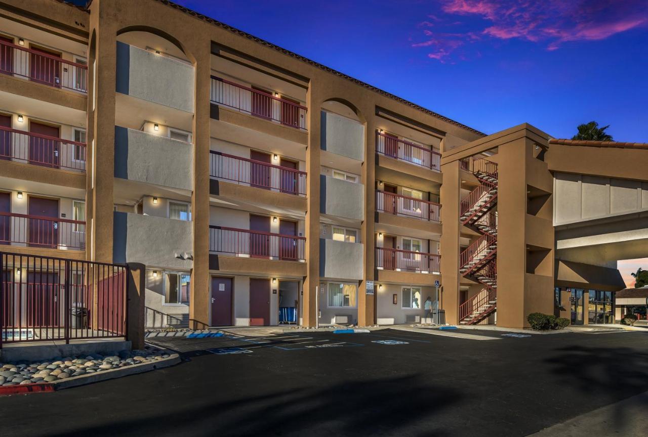 Days Inn By Wyndham Chula Vista-San Diego Екстер'єр фото