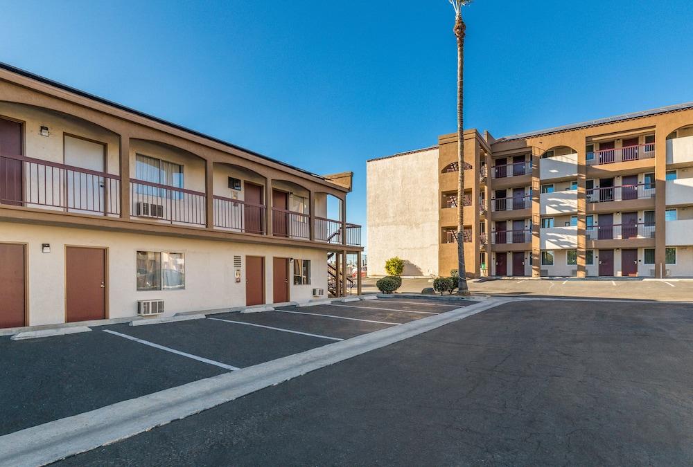 Days Inn By Wyndham Chula Vista-San Diego Екстер'єр фото