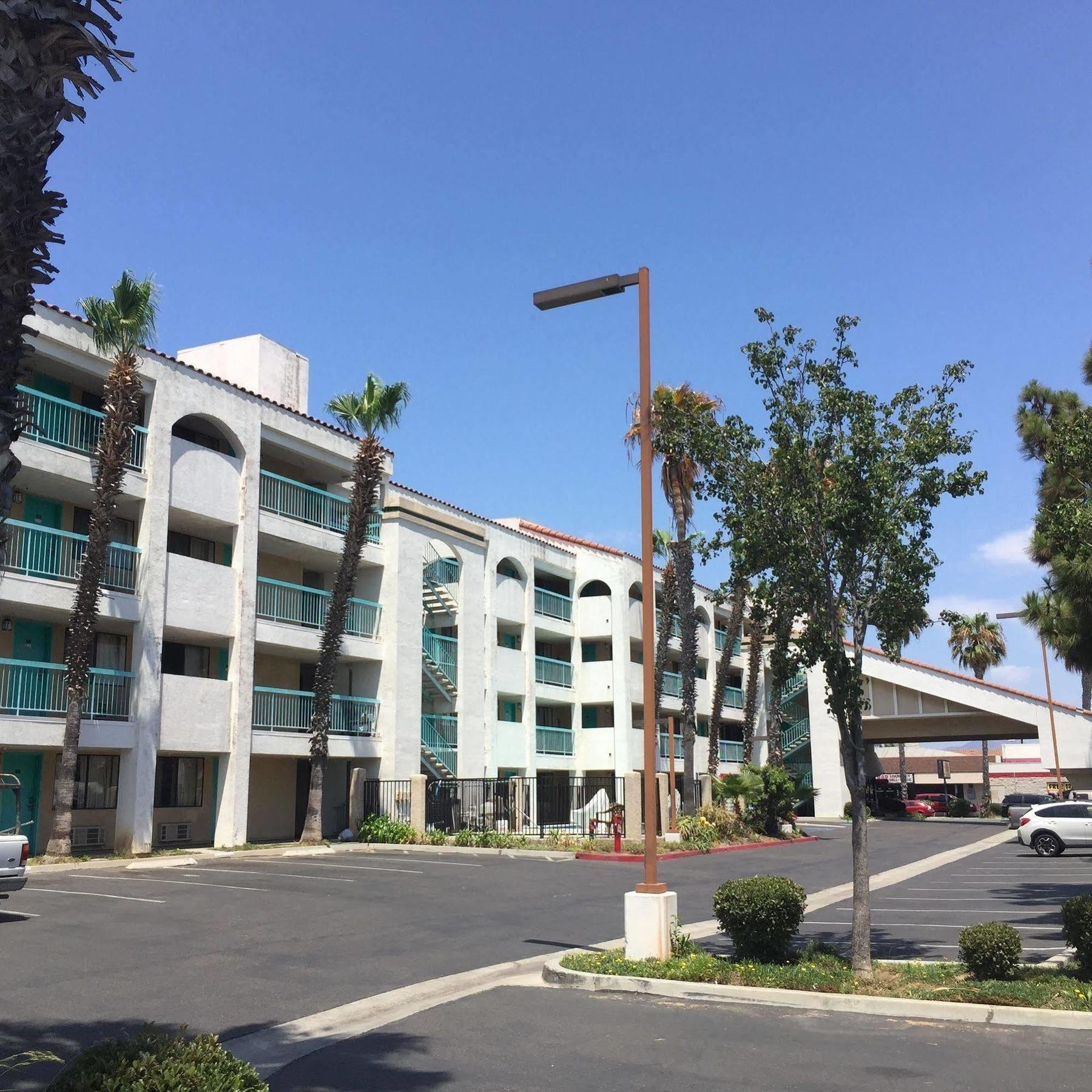 Days Inn By Wyndham Chula Vista-San Diego Екстер'єр фото